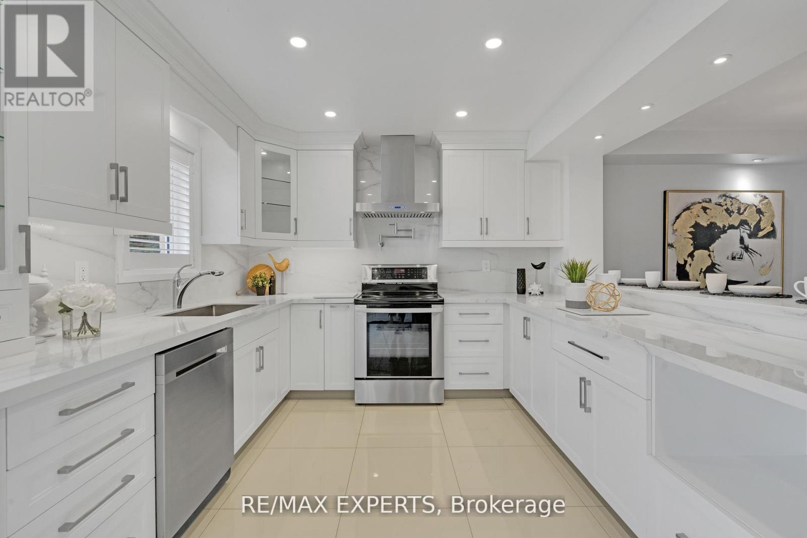 32 - 19 Foxchase Avenue, Vaughan, Ontario  L4L 9M9 - Photo 7 - N12415301