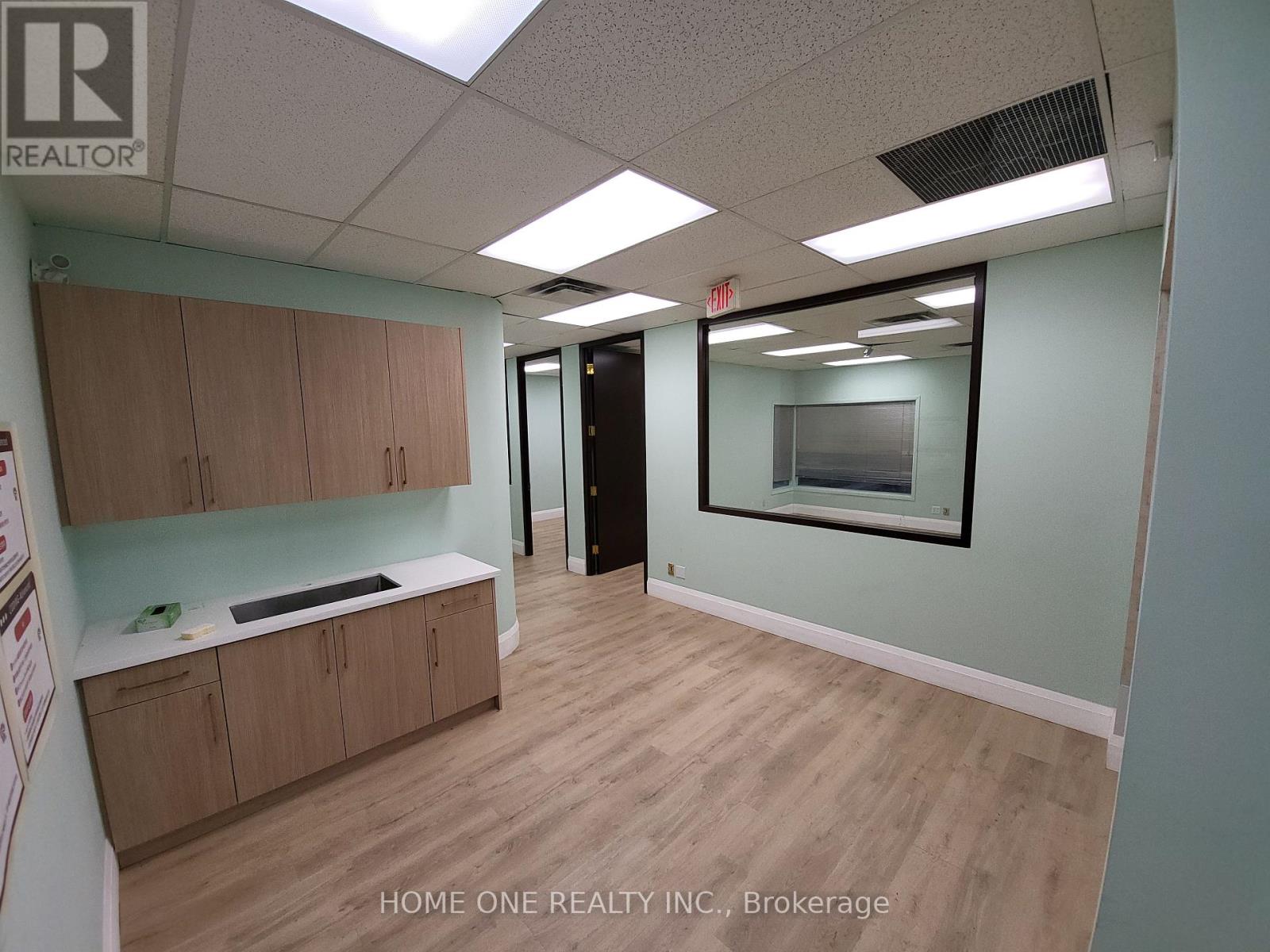 3 & 4 - 33 The Bridle Trail, Markham, Ontario  L3R 4E7 - Photo 5 - N12415347