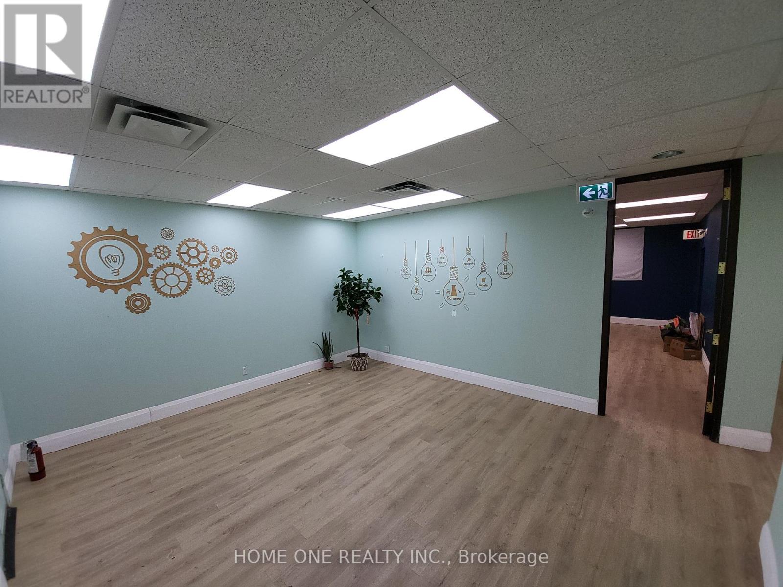 3 & 4 - 33 The Bridle Trail, Markham, Ontario  L3R 4E7 - Photo 6 - N12415347