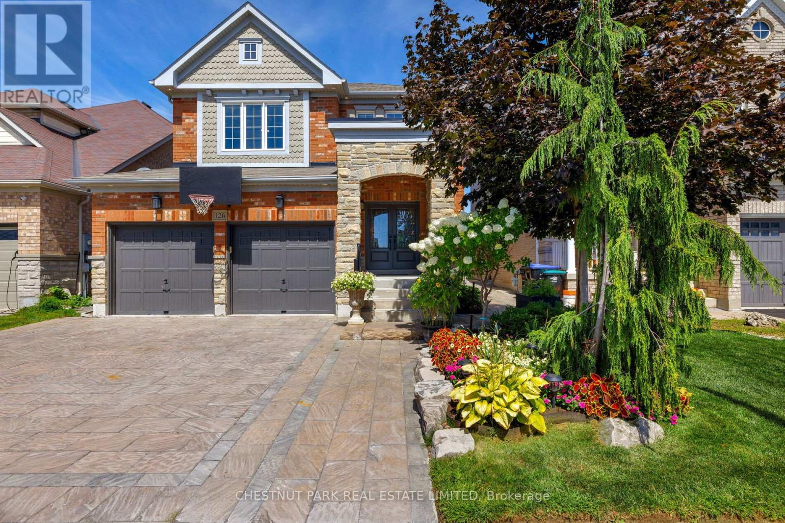 126 BLUE DASHER BOULEVARD, Bradford West Gwillimbury, Ontario