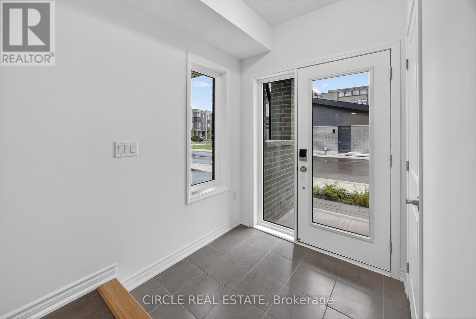 6 Wyn Wood Lane, Orillia, Ontario  L3V 8P6 - Photo 4 - S12415422