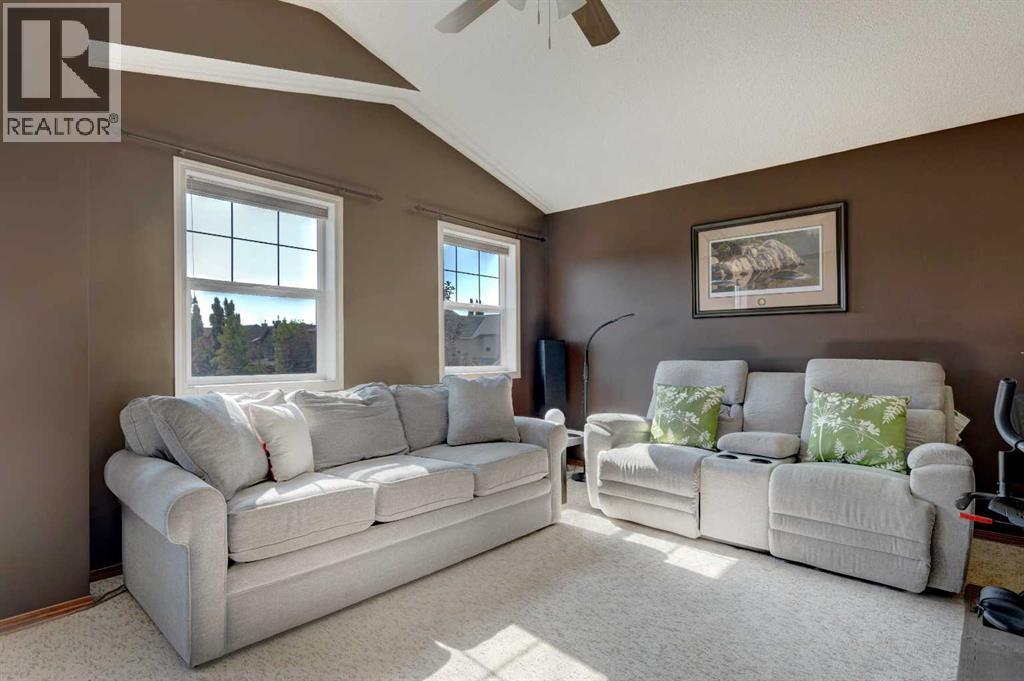 78 Cougarstone Close Sw, Calgary, Alberta  T3H 5W3 - Photo 15 - A2258399