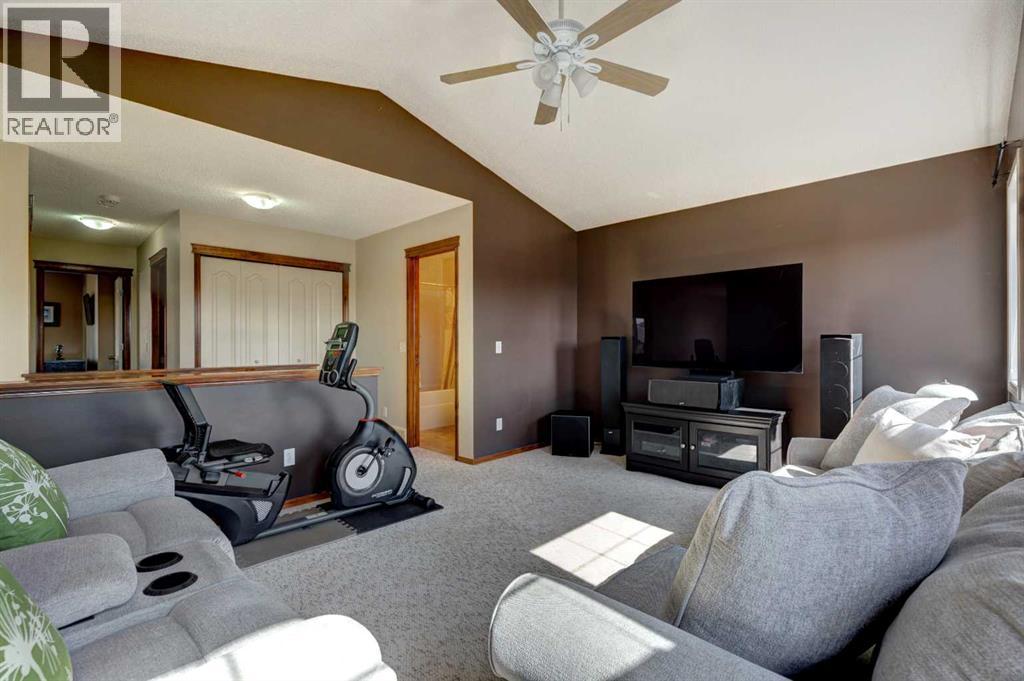 78 Cougarstone Close Sw, Calgary, Alberta  T3H 5W3 - Photo 16 - A2258399
