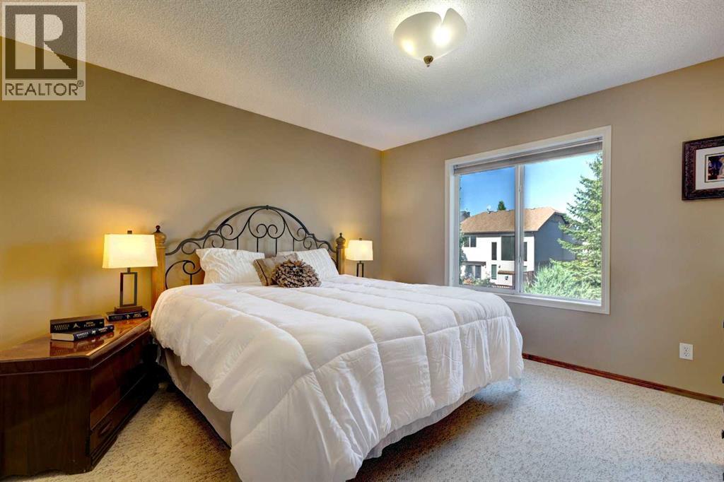 78 Cougarstone Close Sw, Calgary, Alberta  T3H 5W3 - Photo 17 - A2258399