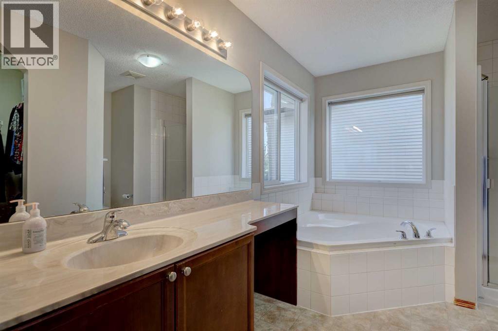 78 Cougarstone Close Sw, Calgary, Alberta  T3H 5W3 - Photo 20 - A2258399