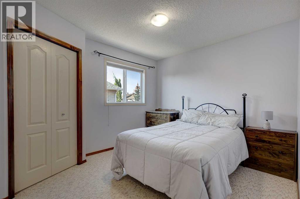 78 Cougarstone Close Sw, Calgary, Alberta  T3H 5W3 - Photo 24 - A2258399