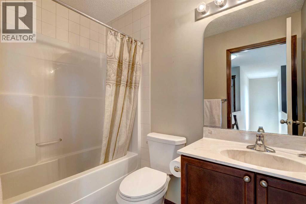 78 Cougarstone Close Sw, Calgary, Alberta  T3H 5W3 - Photo 25 - A2258399
