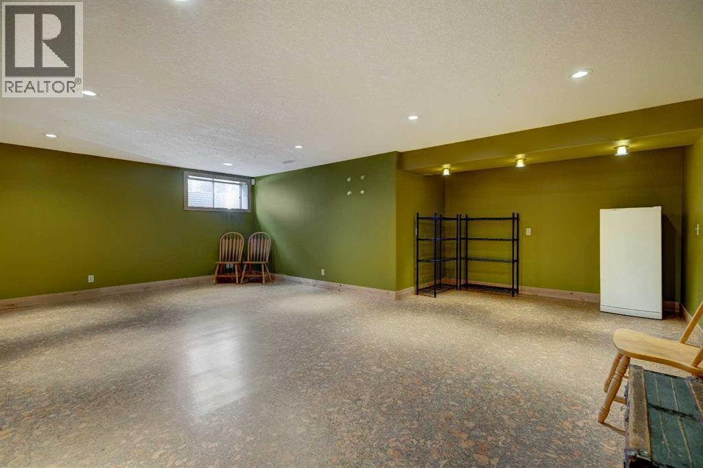 78 Cougarstone Close Sw, Calgary, Alberta  T3H 5W3 - Photo 28 - A2258399