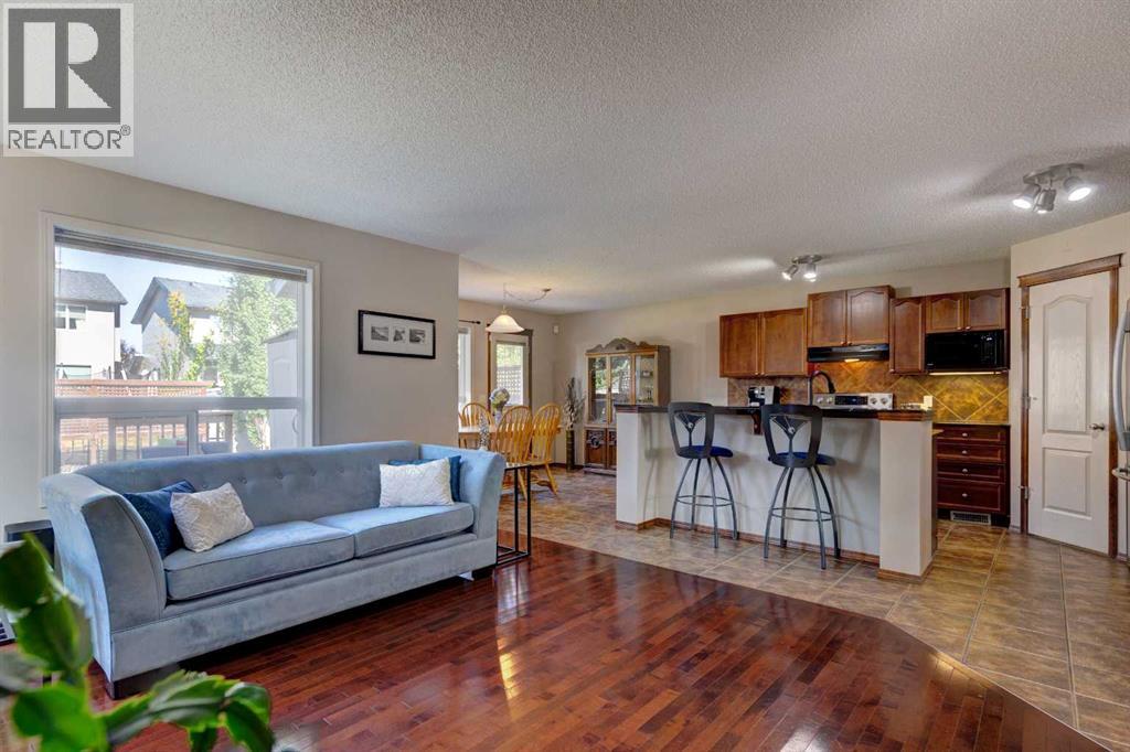 78 Cougarstone Close Sw, Calgary, Alberta  T3H 5W3 - Photo 3 - A2258399