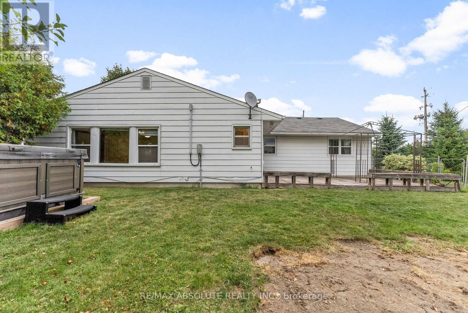106 Edey Street, Arnprior, Ontario  K7S 1C1 - Photo 25 - X12414830