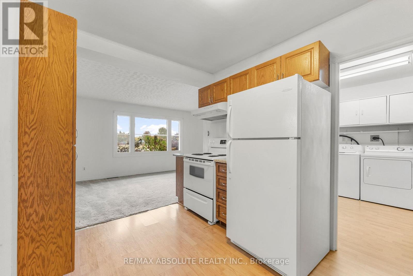 106 Edey Street, Arnprior, Ontario  K7S 1C1 - Photo 11 - X12414830