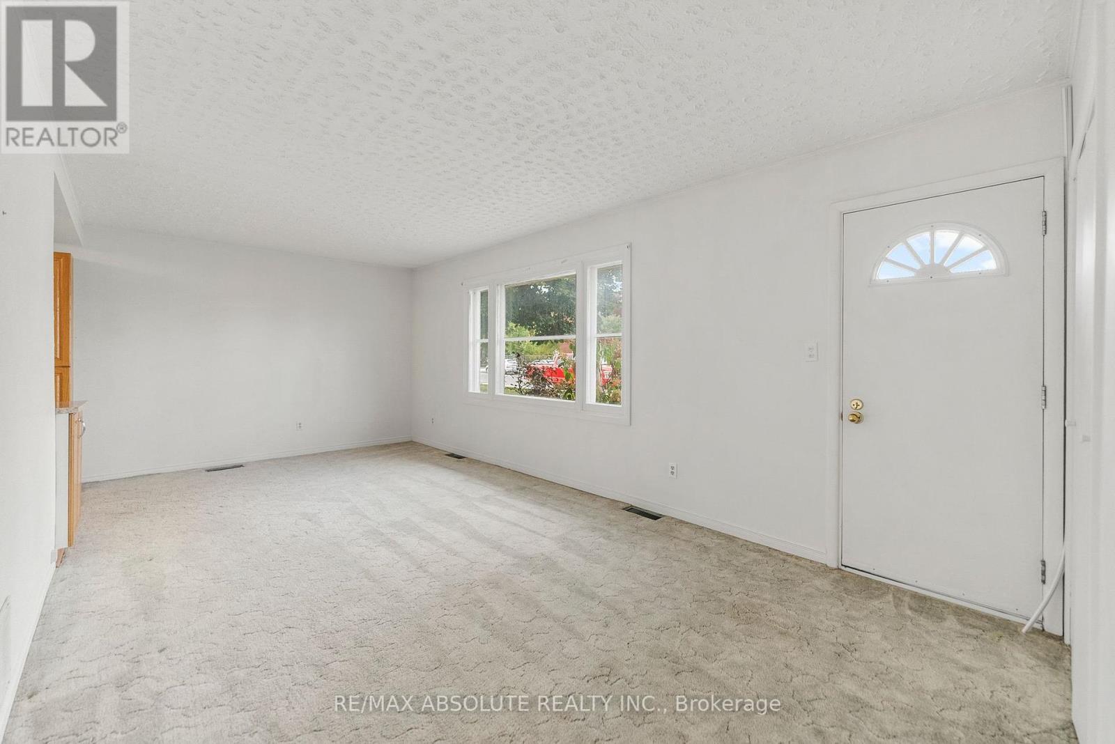106 Edey Street, Arnprior, Ontario  K7S 1C1 - Photo 14 - X12414830