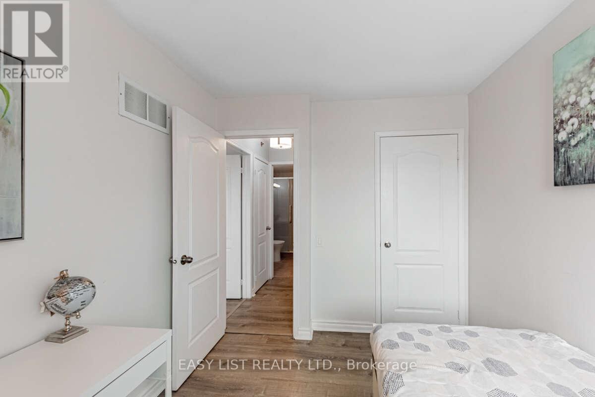 15 - 760 Lawrence Avenue W, Toronto, Ontario  M6A 3E7 - Photo 12 - W12415306