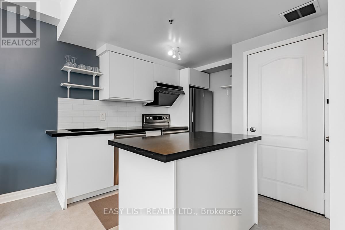 15 - 760 Lawrence Avenue W, Toronto, Ontario  M6A 3E7 - Photo 6 - W12415306
