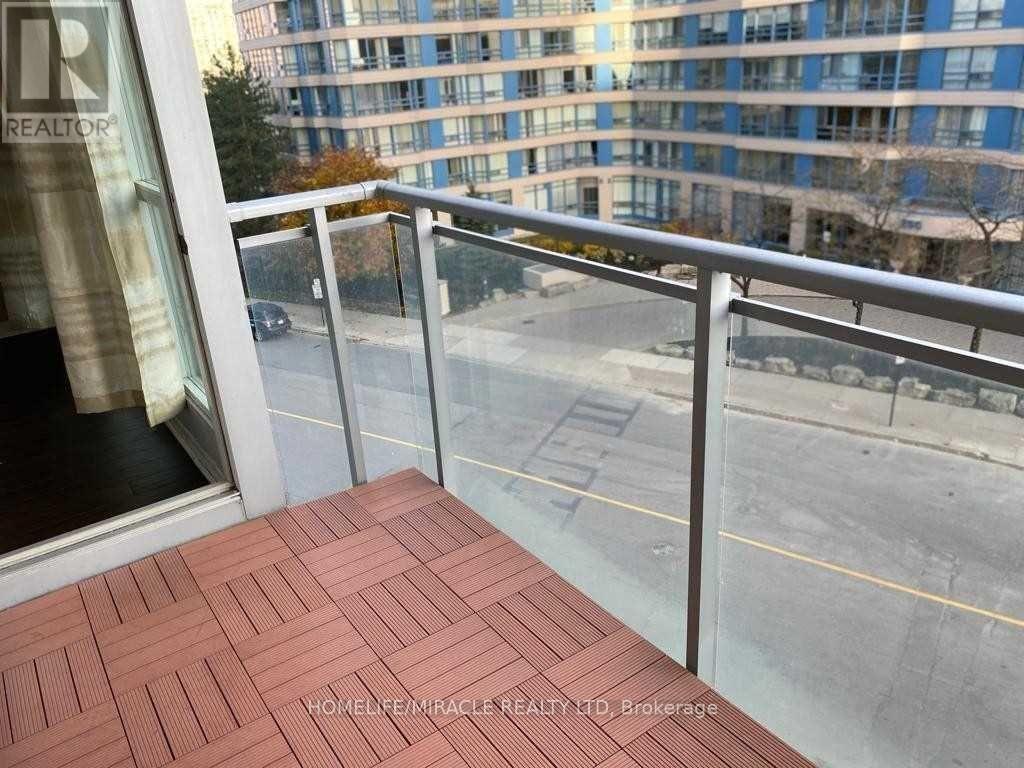 <div class="slider-price">$2,450 Monthly</div><p>407 - 225 Webb Drive, Mississauga, Ontario</p>