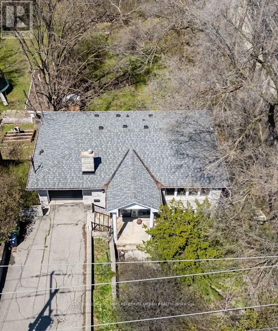 20 Gracefield Avenue, Toronto (Maple Leaf), Ontario  M6L 1L1 - Photo 3 - W12415356