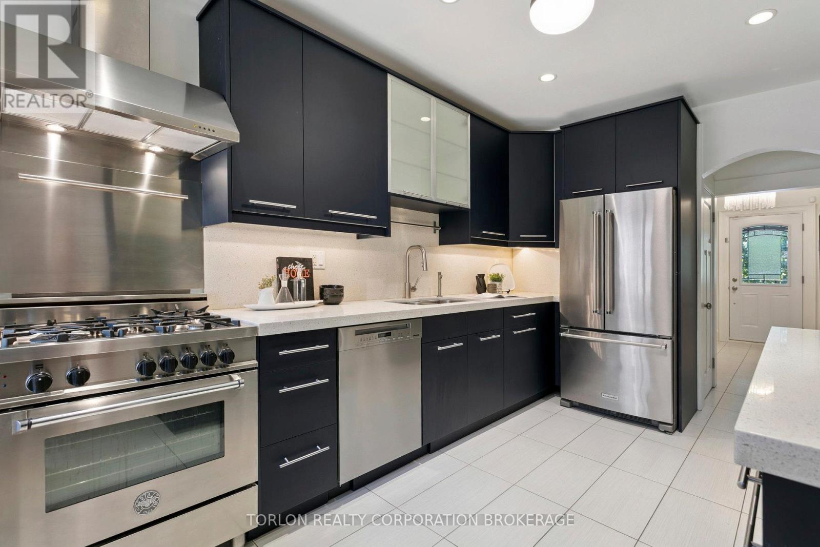 100 Colbeck Street, Toronto (Runnymede-Bloor West Village), Ontario  M6S 1V4 - Photo 13 - W12415419