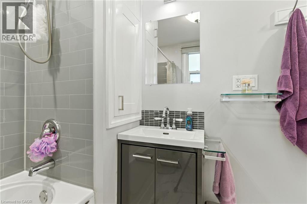 2340 Clifton Street, Thorold, Ontario  L0S 1A0 - Photo 15 - 40771169