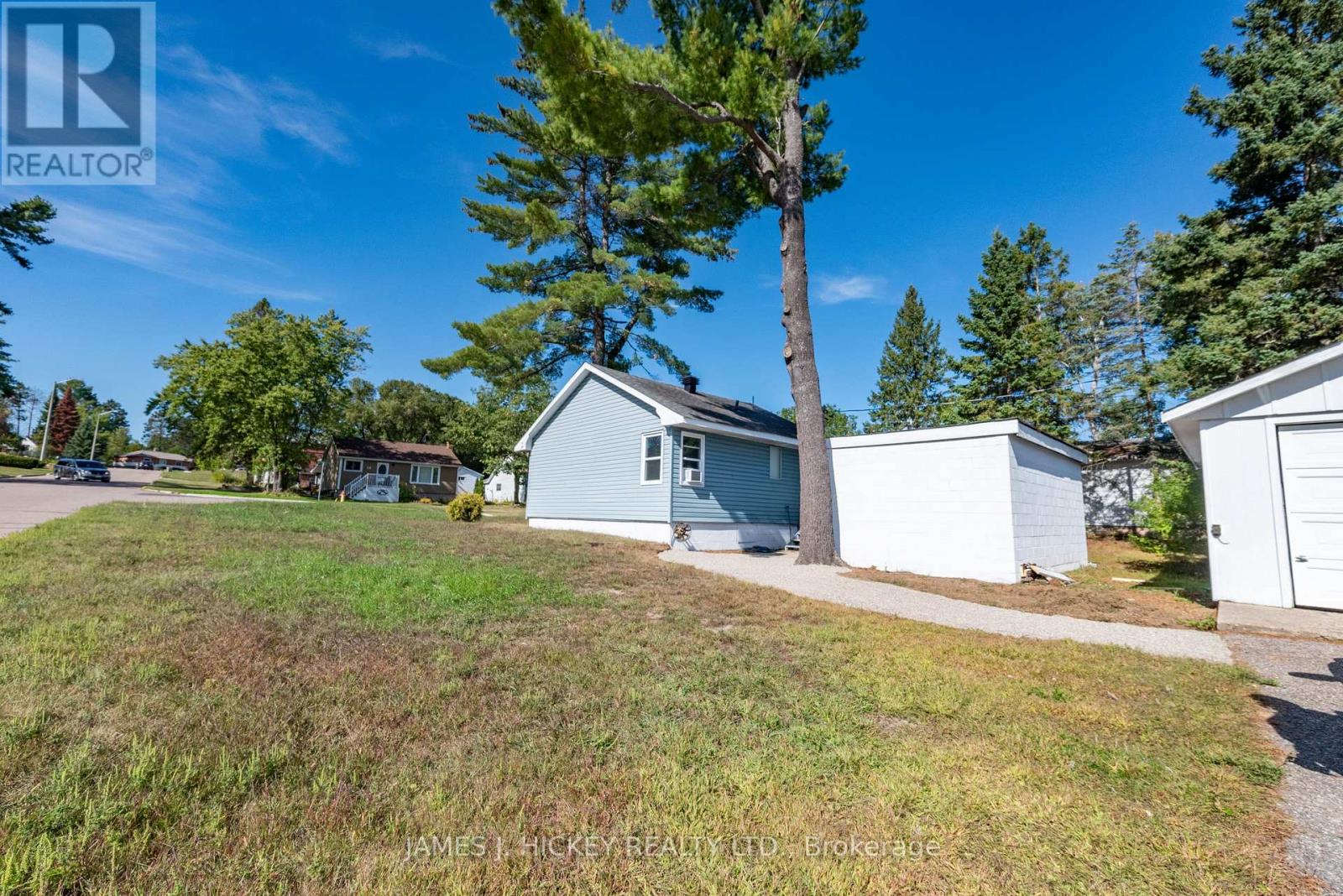 27 Summit Street, Deep River, Ontario  K0J 1P0 - Photo 31 - X12415456