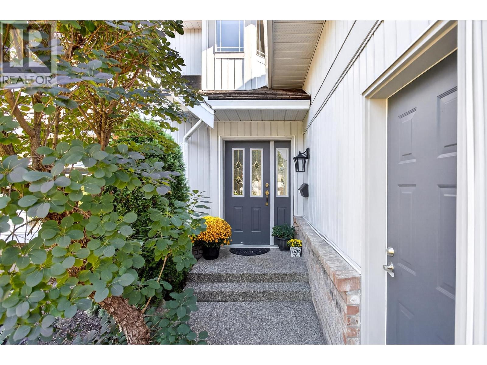 1347 Napier Place, Coquitlam, British Columbia  V3B 7A3 - Photo 4 - R3049934