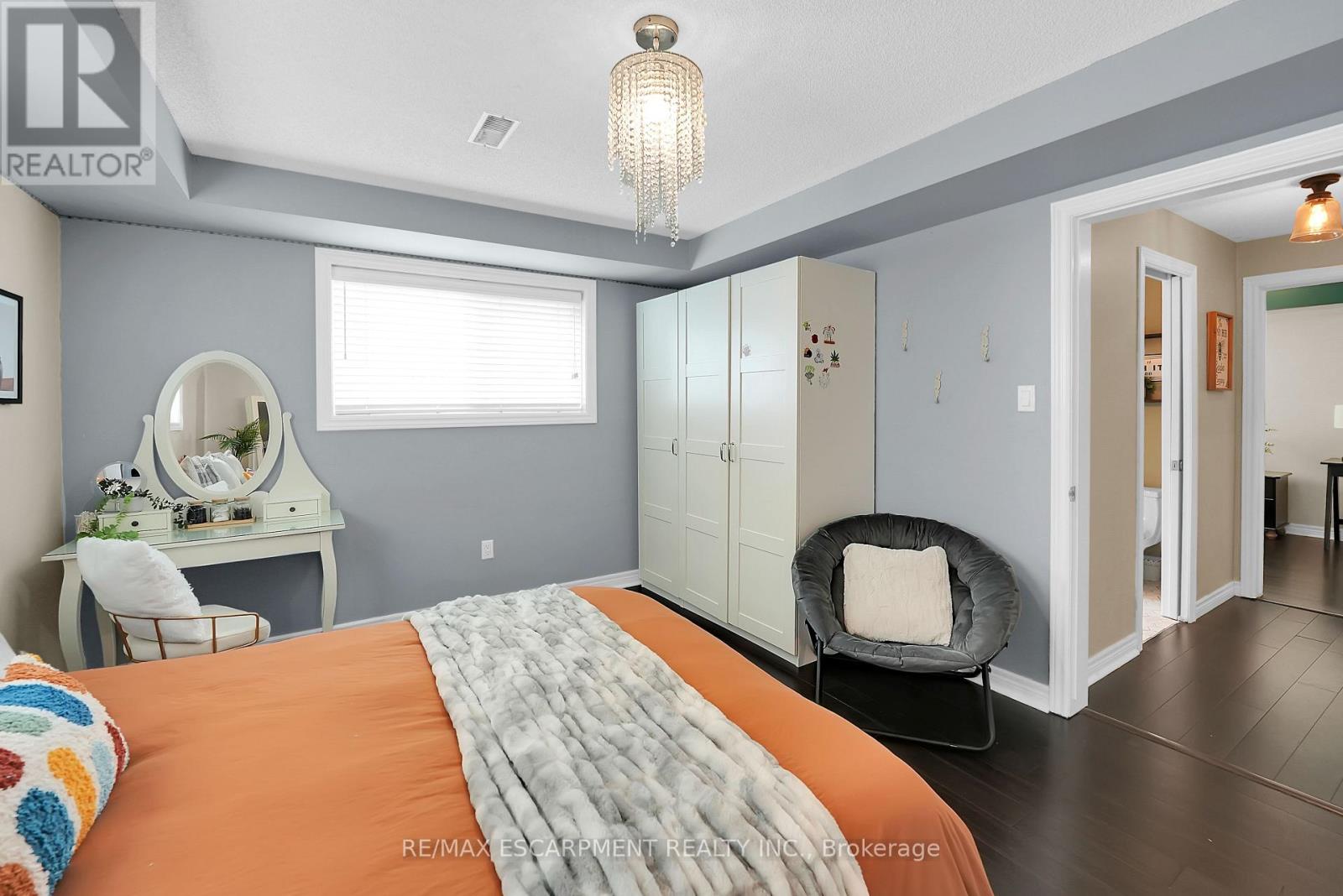 4116 Walcot Court, Lincoln, Ontario  L3J 0L9 - Photo 23 - X12415415