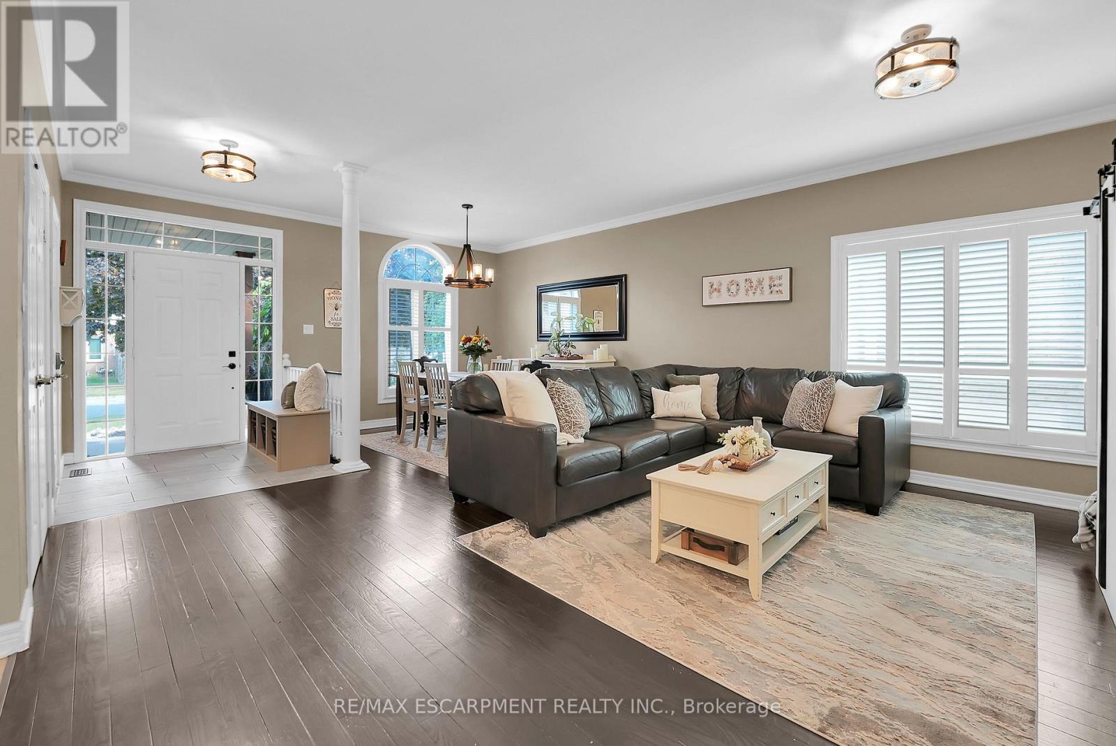 4116 Walcot Court, Lincoln, Ontario  L3J 0L9 - Photo 4 - X12415415