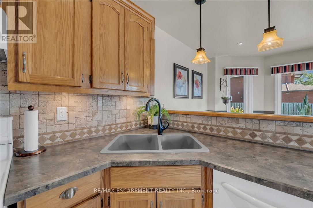 35 Highland Boulevard, Haldimand, Ontario  N3W 1G6 - Photo 17 - X12415421