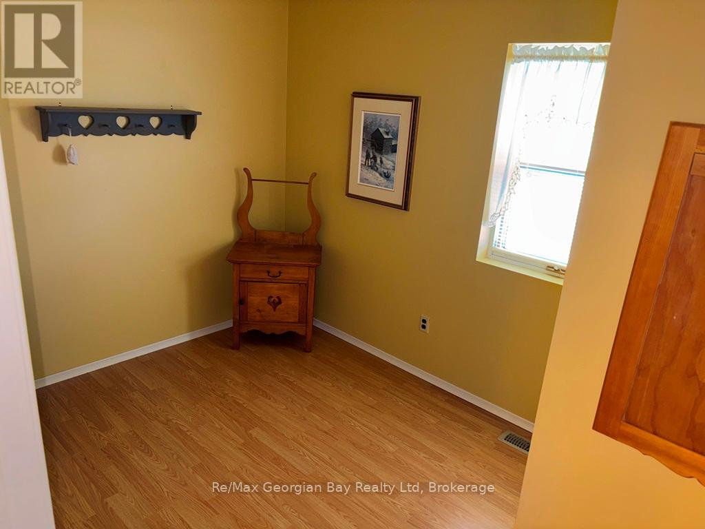 16 Community Centre Drive, Severn, Ontario  L0K 1E0 - Photo 13 - S12415531