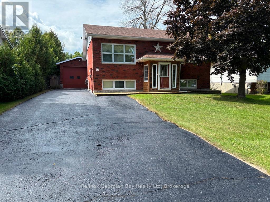 16 Community Centre Drive, Severn, Ontario  L0K 1E0 - Photo 2 - S12415531