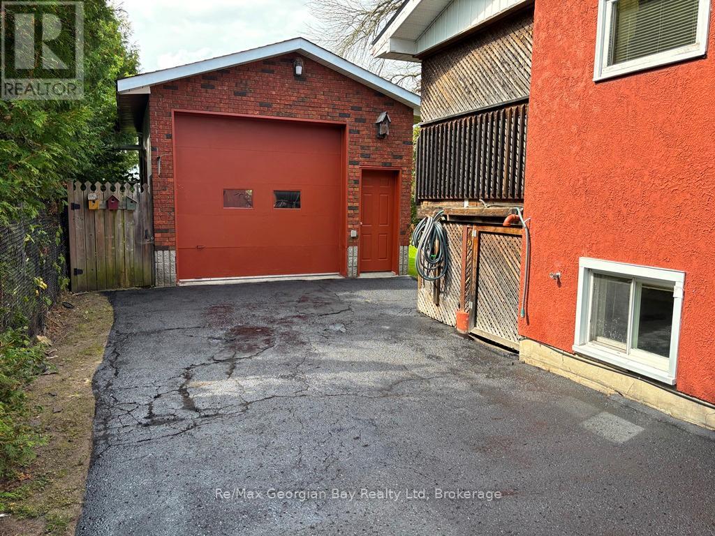 16 Community Centre Drive, Severn, Ontario  L0K 1E0 - Photo 26 - S12415531
