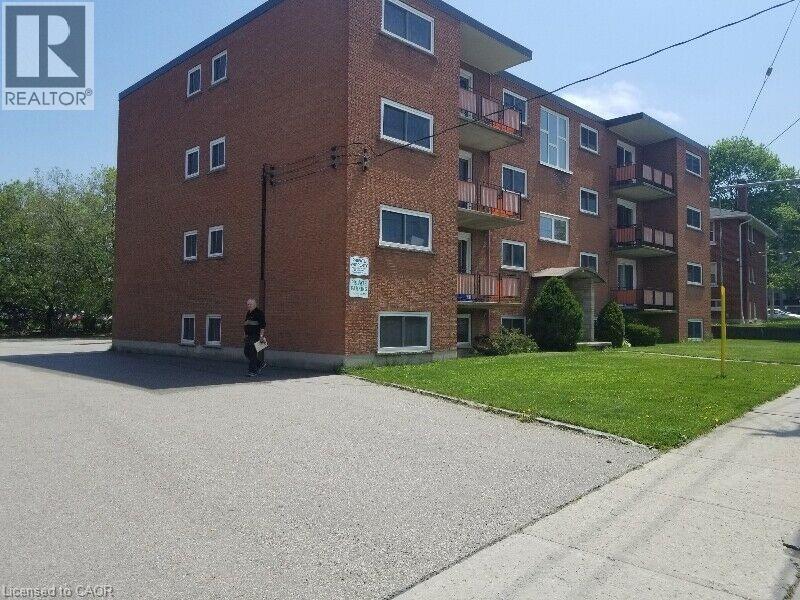 12 Westmount Road W Unit# 12, Kitchener, Ontario  N2M 1R5 - Photo 1 - 40771796