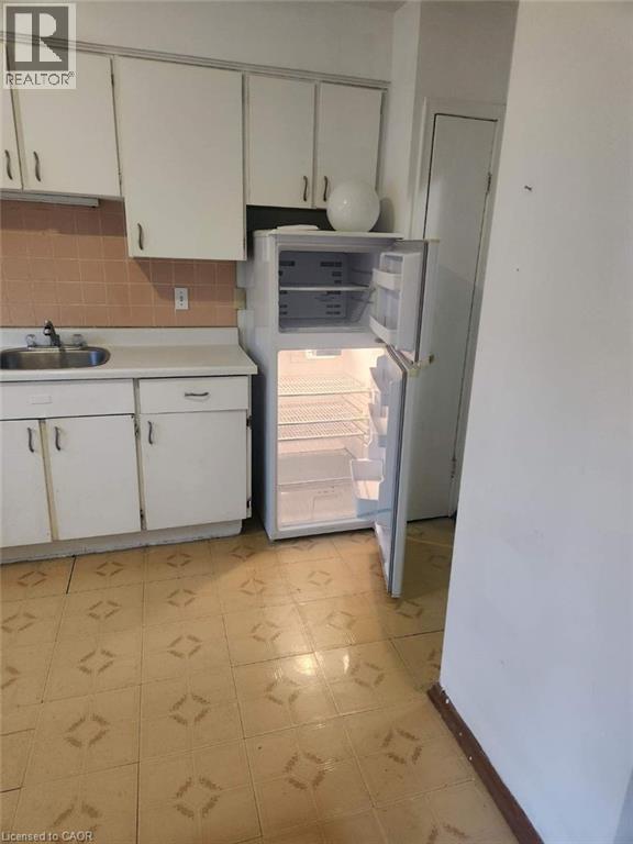 12 Westmount Road W Unit# 12, Kitchener, Ontario  N2M 1R5 - Photo 2 - 40771796