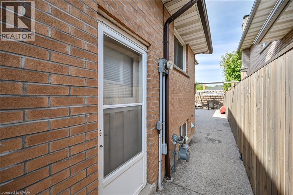 28 Tara Court, Hamilton, Ontario  L8K 6E6 - Photo 40 - 40771679