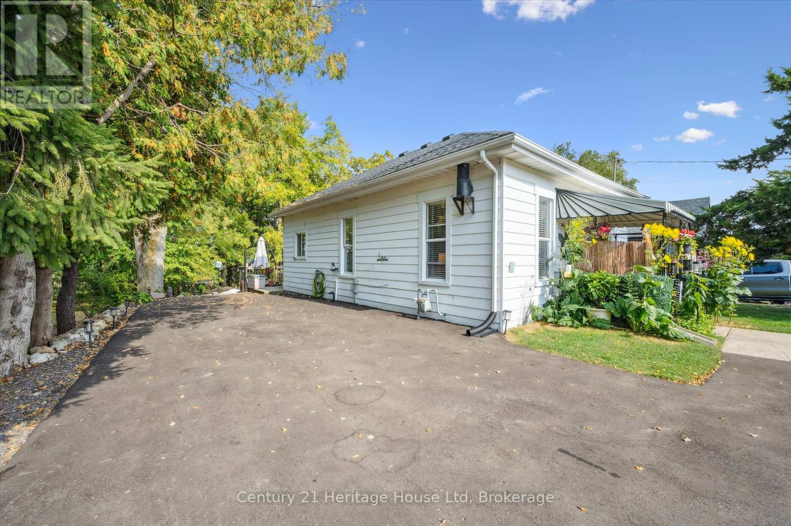 246 Thames Street N, Ingersoll, Ontario  N5C 3E4 - Photo 14 - X12415502
