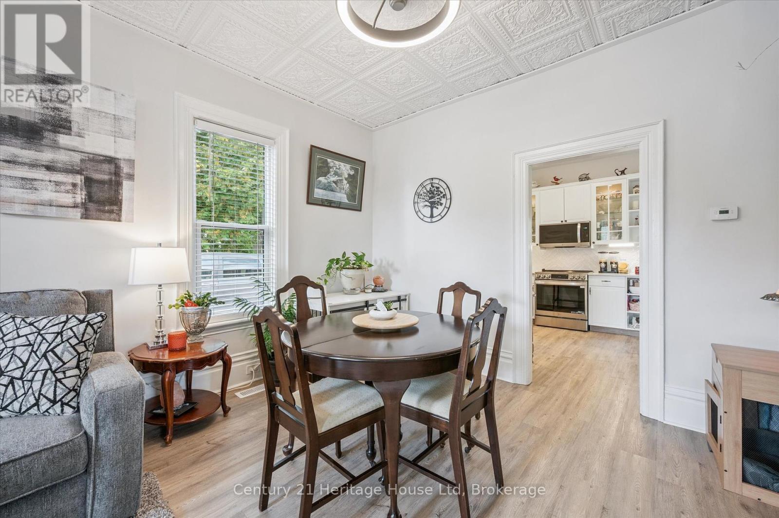 246 Thames Street N, Ingersoll, Ontario  N5C 3E4 - Photo 5 - X12415502