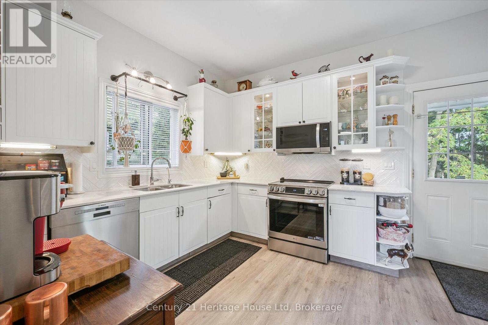 246 Thames Street N, Ingersoll, Ontario  N5C 3E4 - Photo 6 - X12415502