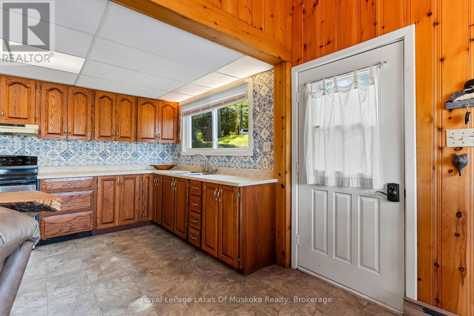 4 - 1379 Muskoka Road 169, Gravenhurst, Ontario  P1P 1R2 - Photo 4 - X12415504