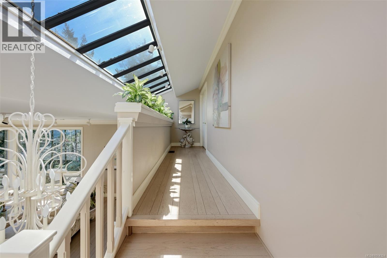 Property at 2807 Arbutus Rd image 4