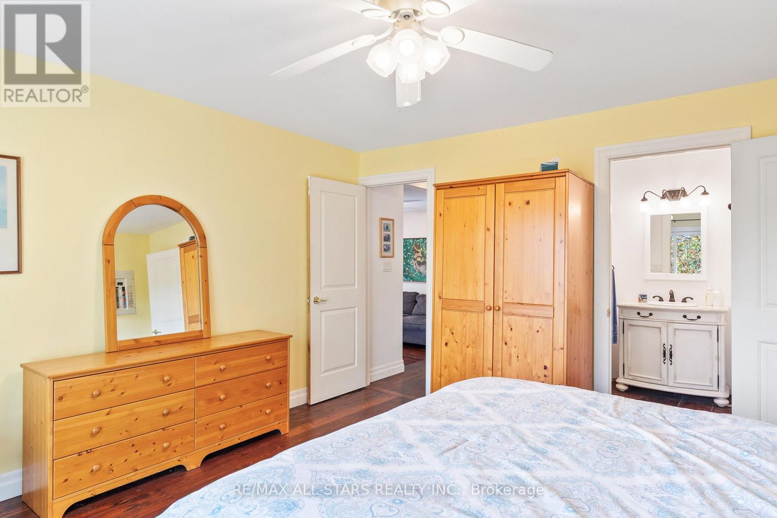 1142 English Circle, Highlands East, Ontario  K0M 1R0 - Photo 10 - X12415569