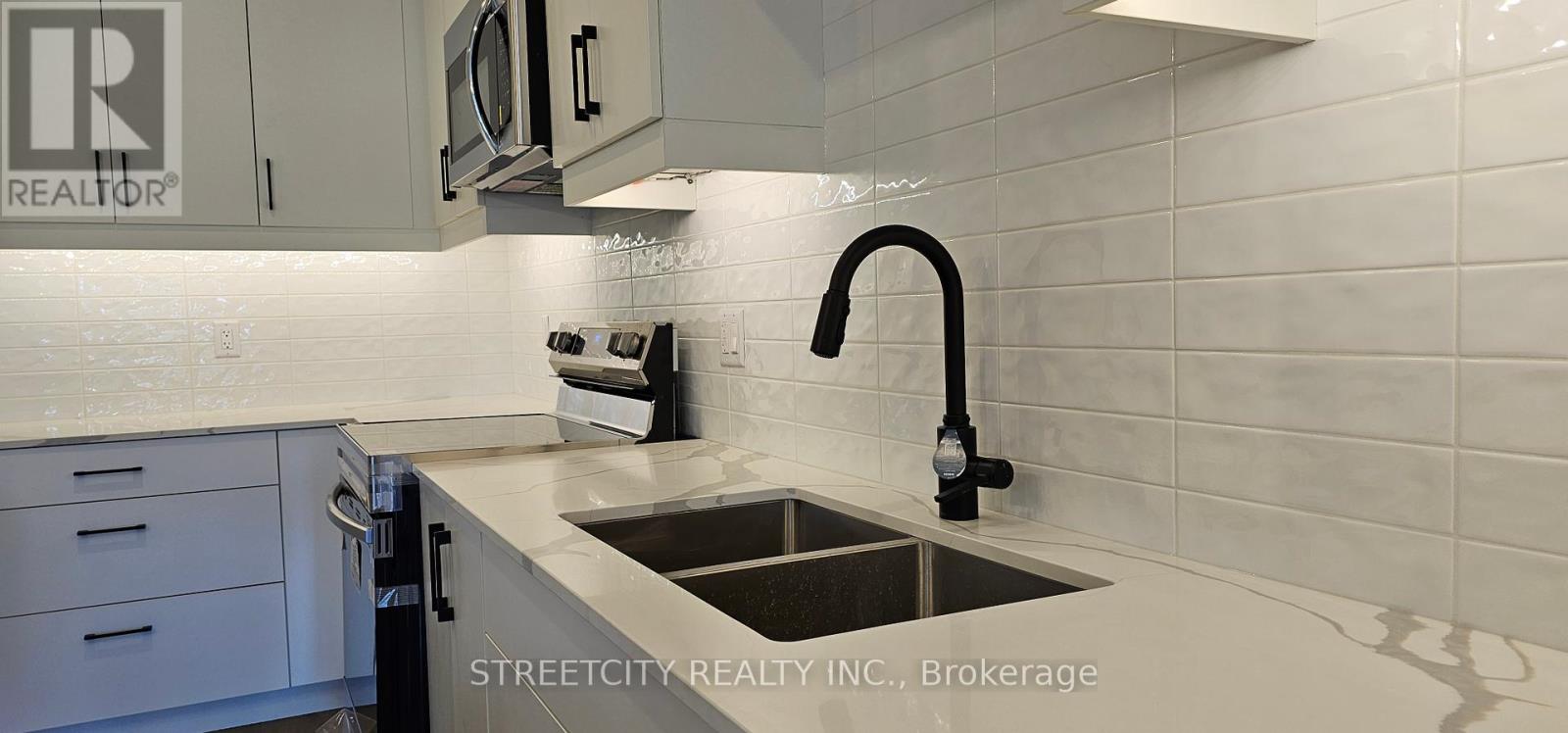 53 - 3900 Savoy Street, London South, Ontario  N6P 0H9 - Photo 2 - X12415564
