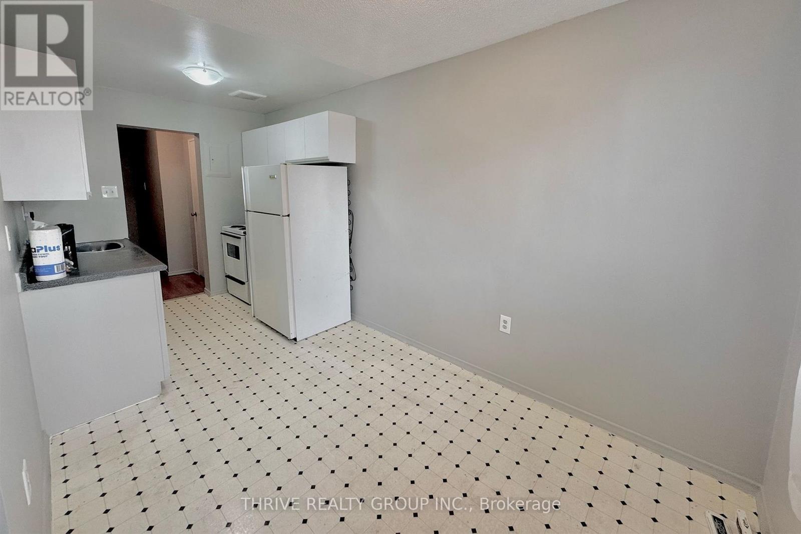 606 - 1106 Jalna Boulevard, London South, Ontario  N6E 2R9 - Photo 11 - X12415631