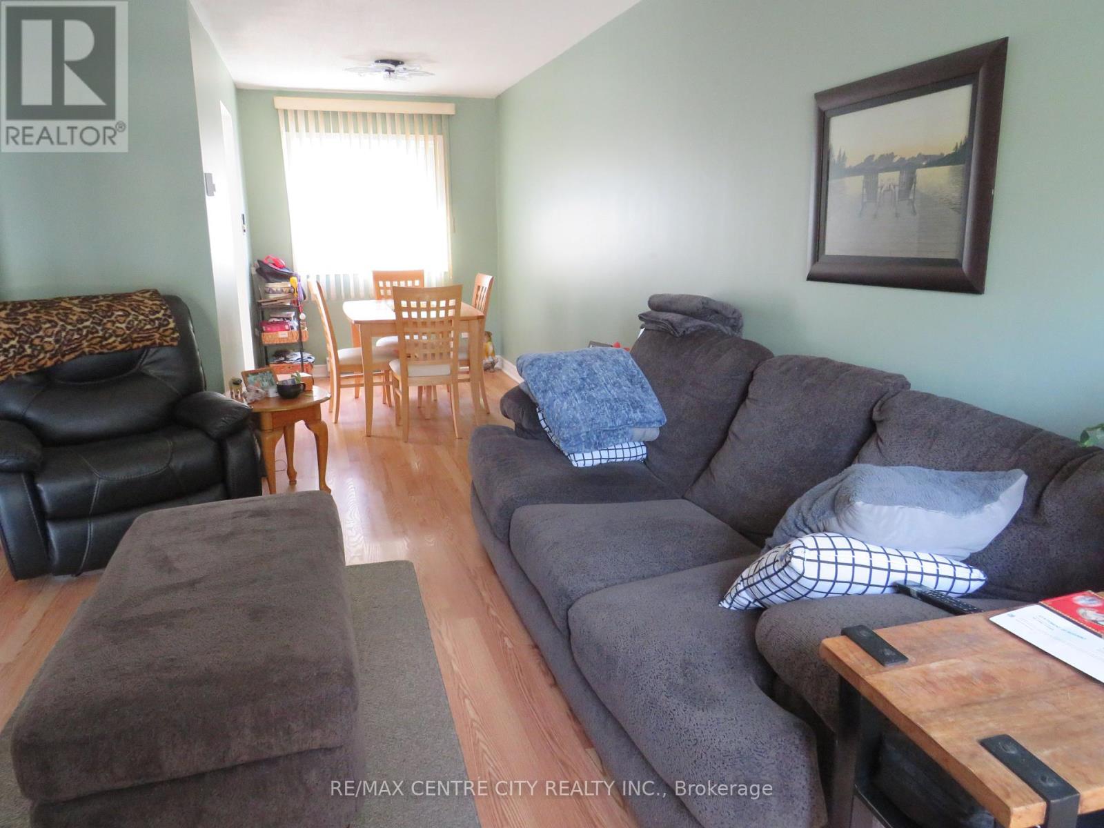 54 - 166 Southdale Rd Road W, London South (South O), Ontario  N6J 2J1 - Photo 5 - X12415639