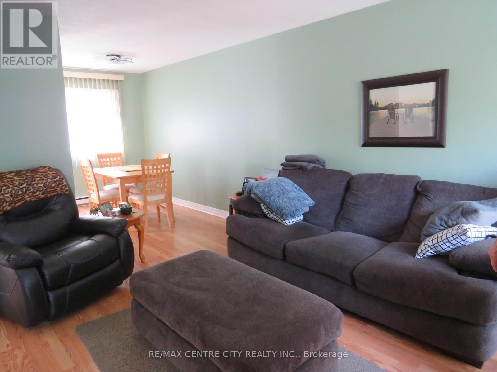 54 - 166 Southdale Rd Road W, London South (South O), Ontario  N6J 2J1 - Photo 6 - X12415639