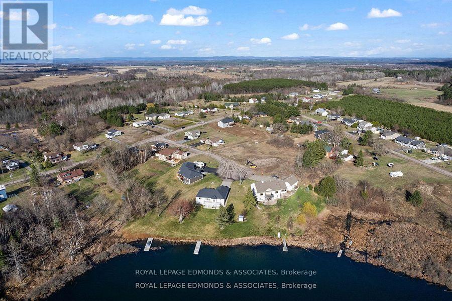 5 Mapleview Court, Whitewater Region, Ontario  K0J 1C0 - Photo 6 - X12415550