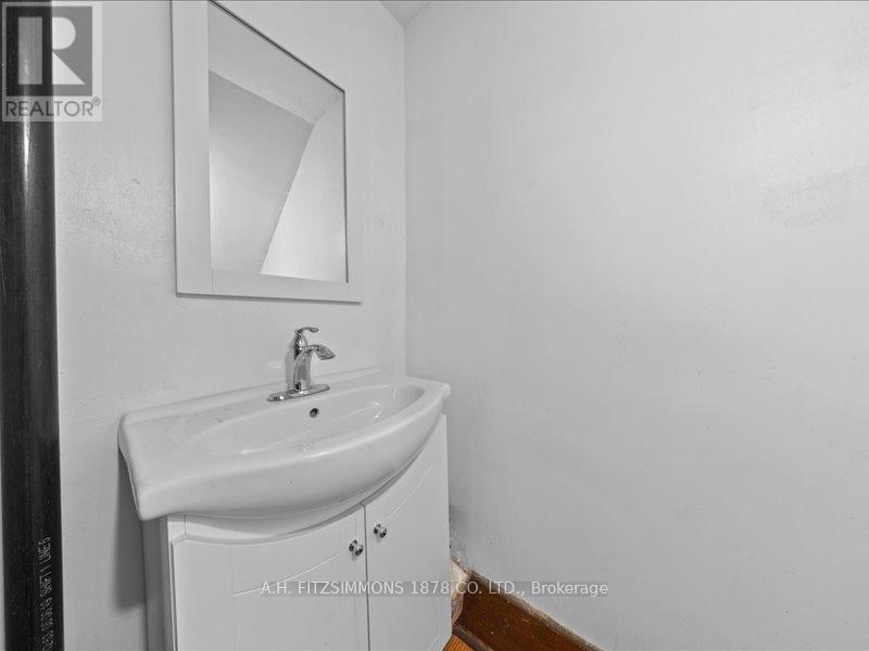 18-20 Woodlawn Avenue, Ottawa, Ontario  K1S 2S9 - Photo 14 - X12415597