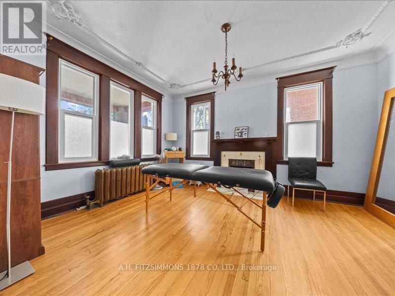 18-20 Woodlawn Avenue, Ottawa, Ontario  K1S 2S9 - Photo 7 - X12415597