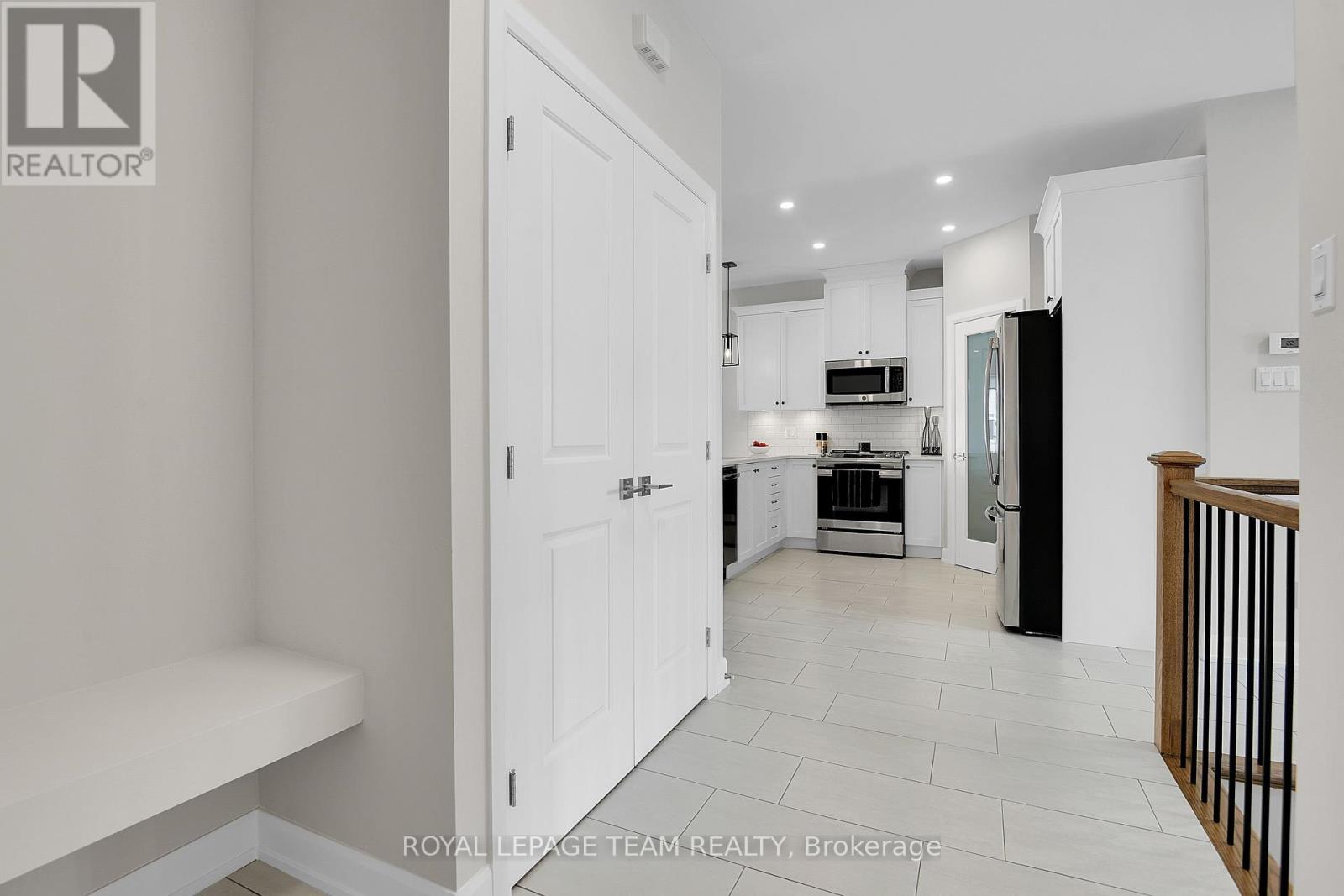 223 Macbeattie Drive, Arnprior, Ontario  K7S 0J3 - Photo 12 - X12415626