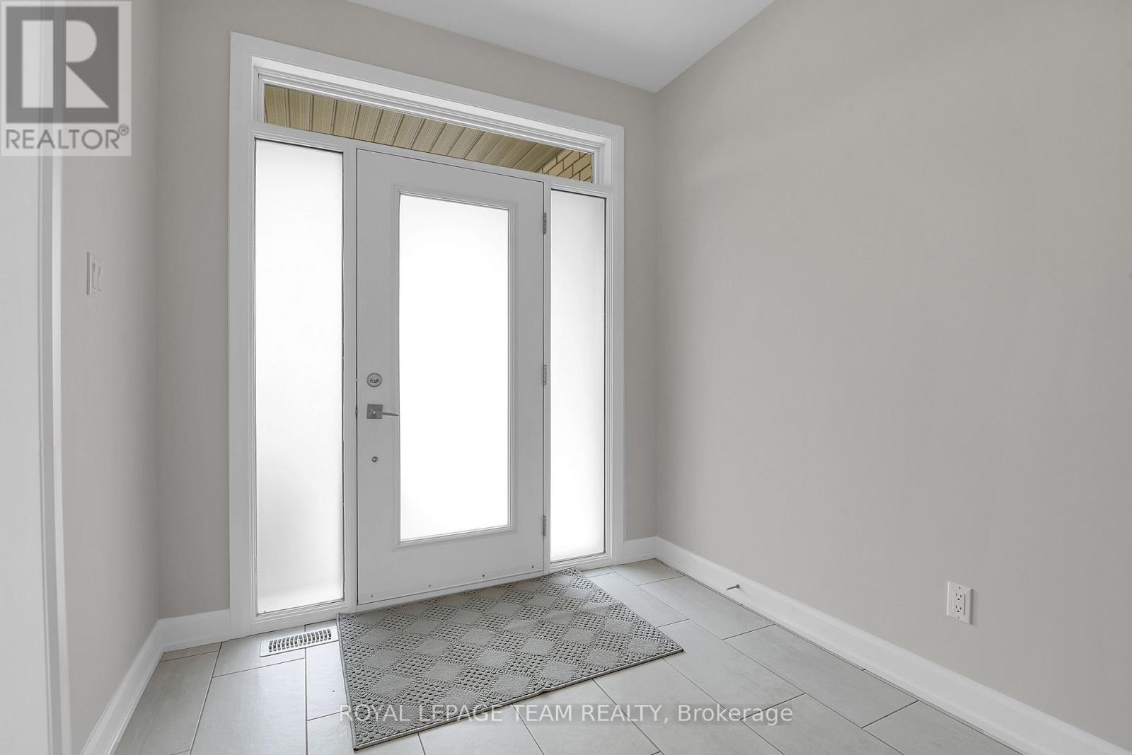 223 Macbeattie Drive, Arnprior, Ontario  K7S 0J3 - Photo 4 - X12415626