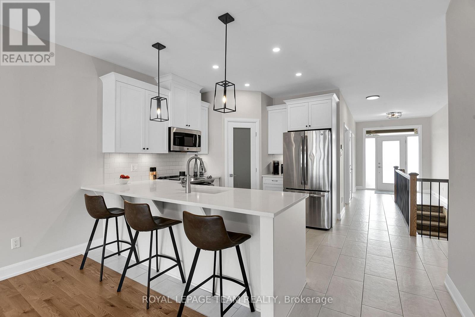 223 Macbeattie Drive, Arnprior, Ontario  K7S 0J3 - Photo 9 - X12415626