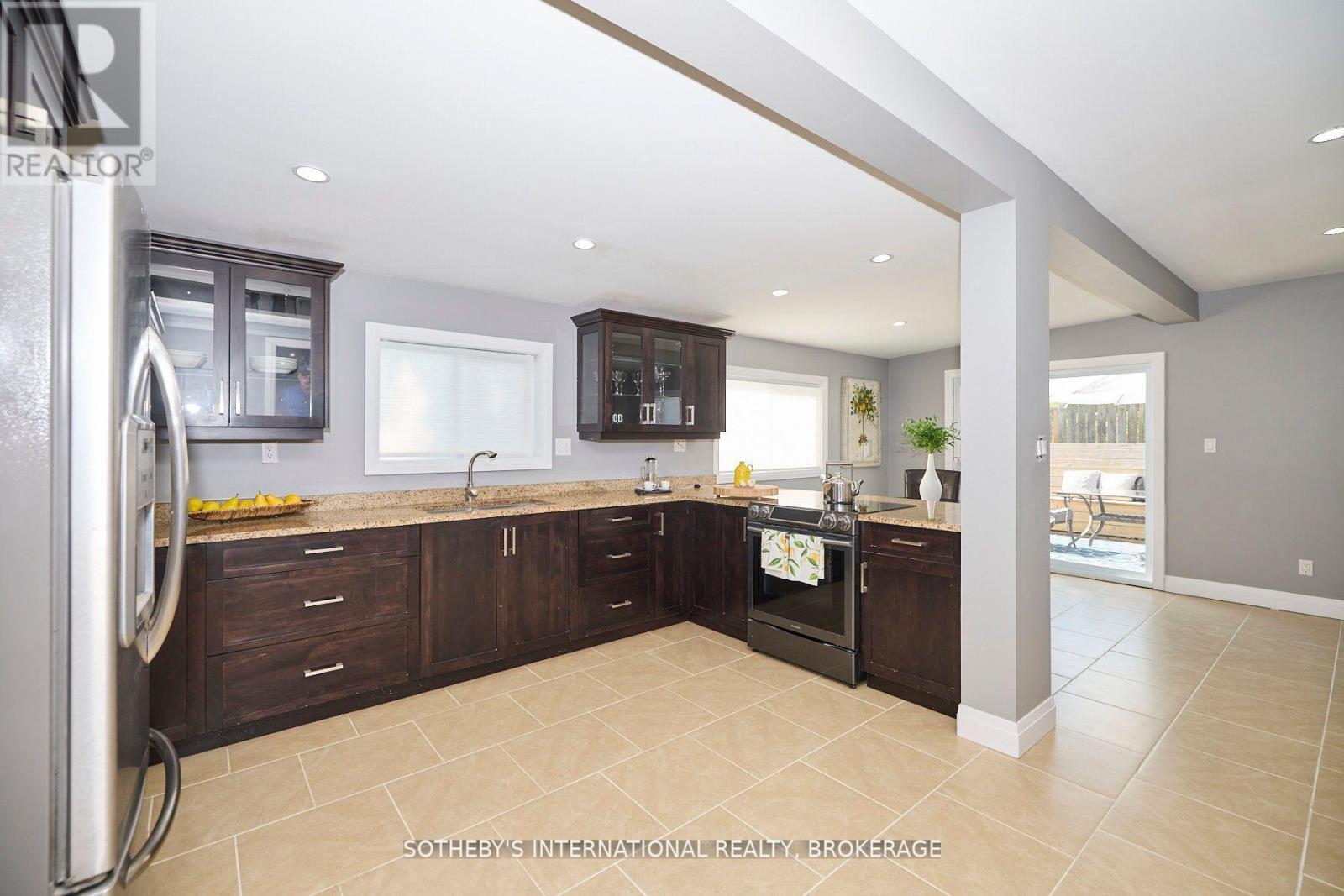 7186 Garner Road, Niagara Falls, Ontario  L2H 0X7 - Photo 11 - X12415591